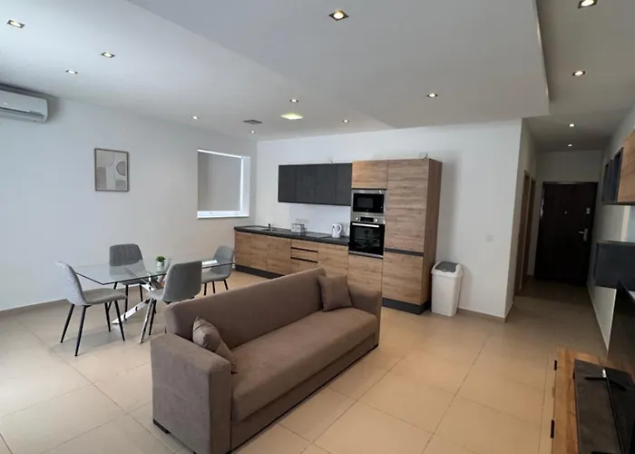 아파트 Brand New - Sliema, Modern , Great Location ! 슬리에마