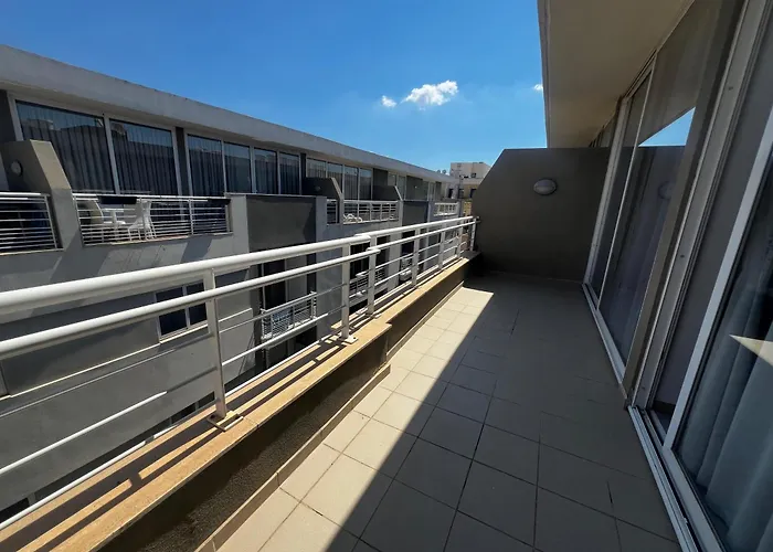 Brand New - Sliema, Modern , Great Location ! * 슬리에마