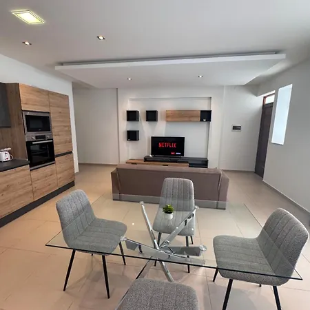 דירה Brand New - Sliema, Modern , Great Location ! סליאמה