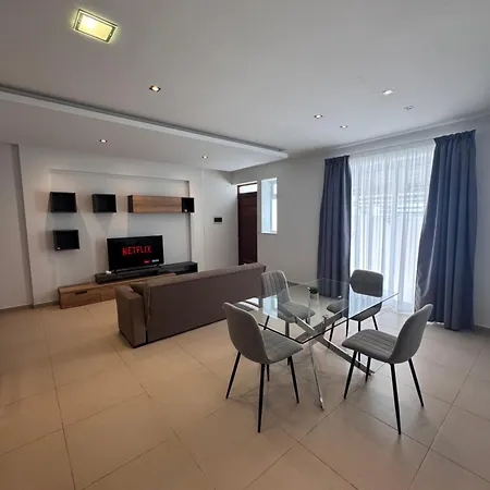 Brand New - Sliema, Modern , Great Location ! Apartamento *