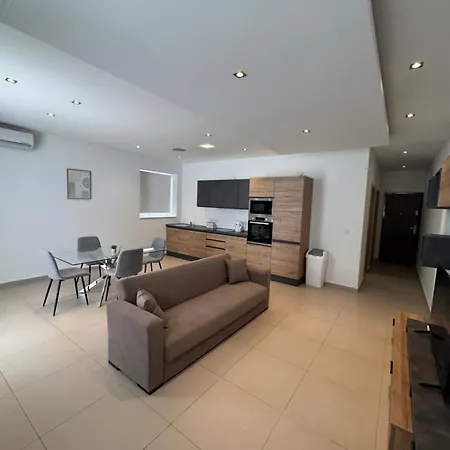 דירה Brand New - Sliema, Modern , Great Location ! סליאמה