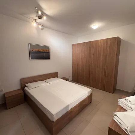 Brand New - Sliema, Modern , Great Location ! דירה