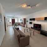 شقة Brand New - Sliema, Modern , Great Location ! سليمة